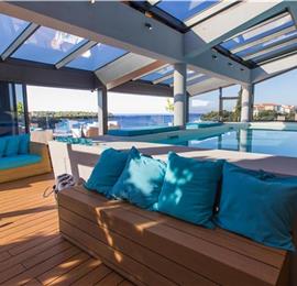 11 Bedroom Villa with Outdoor Pool and Indoor Penthouse Pool near Pula, sleeps 22-26